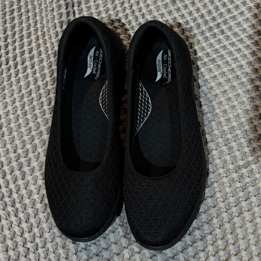 Skechers Women's Air Cooled Arch Fit Black Slip-On Flats